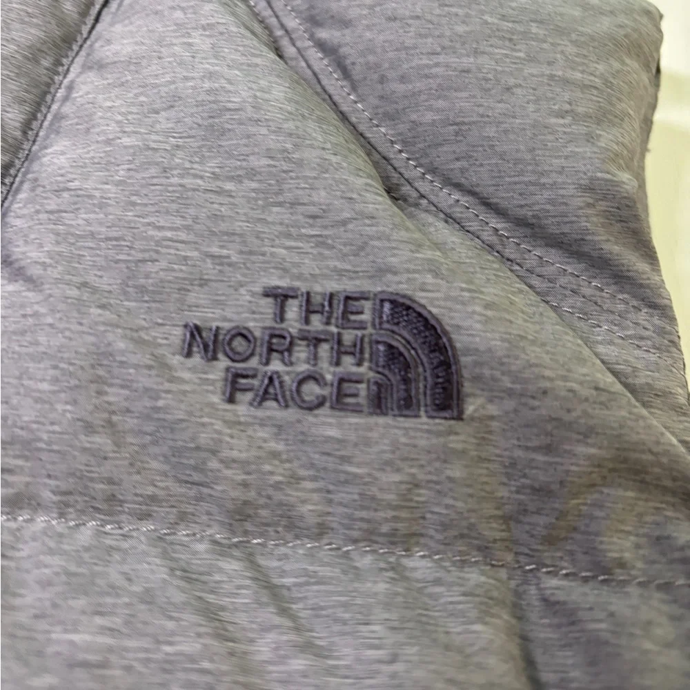 The North Face Women’s Aconcagua Down Vest w/ Faux-Fur Hood size Large - Picture 4 of 8